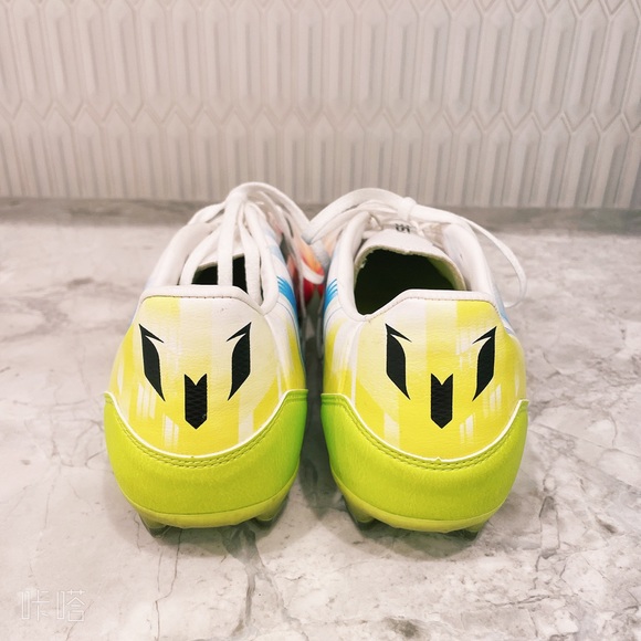 Adidas F30 Messi soccer shoes - Picture 5 of 8